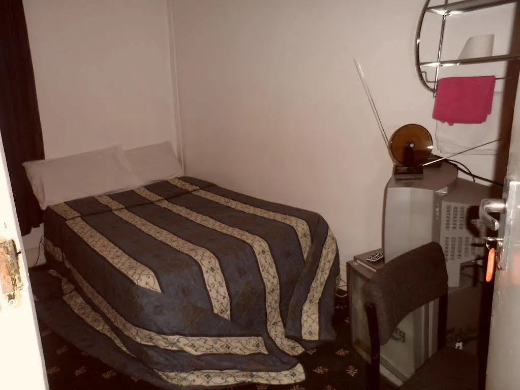 Hotel Goddis Lodge London